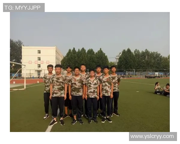 足球明星举酒杯庆祝胜利的精彩瞬间展现团结与友谊的力量 足球明星举酒杯庆祝胜利的精彩瞬间展现团结与友谊的力量