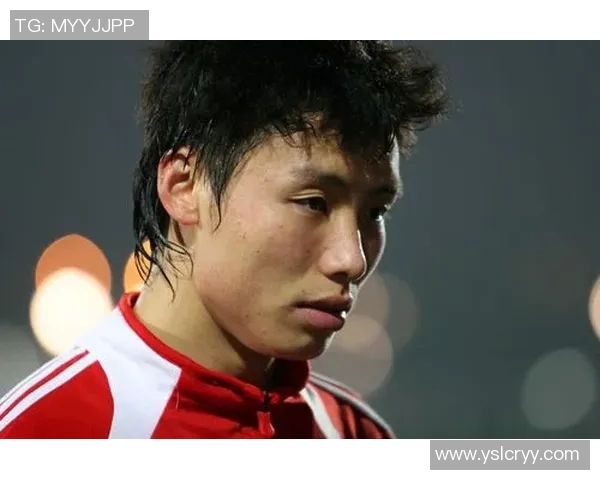 足球明星穿破鞋视频引发热议球迷纷纷点赞展现真实一面 足球明星穿破鞋视频引发热议球迷纷纷点赞展现真实一面