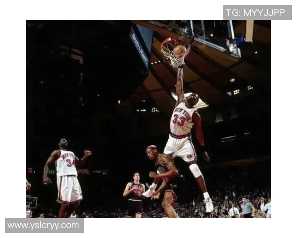 乔丹的防守技巧如何在篮球场上展现出无处不在的影响力与威慑力 乔丹的防守技巧如何在篮球场上展现出无处不在的影响力与威慑力